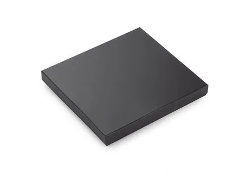 PREMIUM DĀVANU KASTE NO STINGRA MATERIĀLA ''KAJERO'' / 230 x 248 x 30 mm / PAREDZĒTA KLADEI UN PILDSPALVAI / BC02211