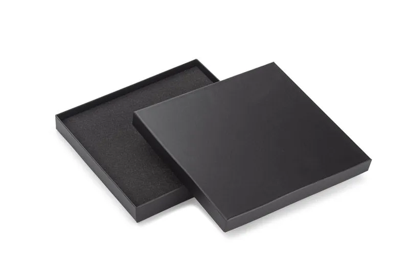 PREMIUM DĀVANU KASTE NO STINGRA MATERIĀLA ''UNIVER'' / 230 x 248 x 30 mm / BC02210