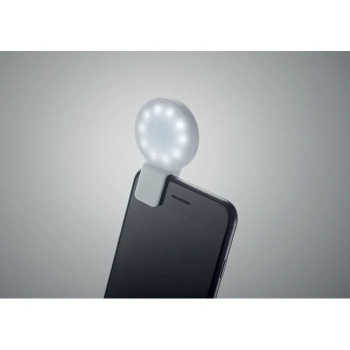 LED GAISMA SELFIJIEM 