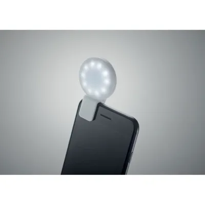LED GAISMA SELFIJIEM 