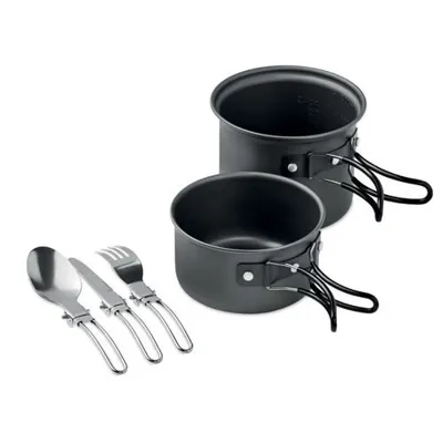 KEMPINGA KATLIŅU KOMPLEKTS AR GALDA PIEDERUMIEM / 700 ML UN 1200 ML